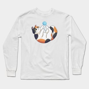 Cute Calico Cat Playing With A Ball Of Yarn Long Sleeve T-Shirt